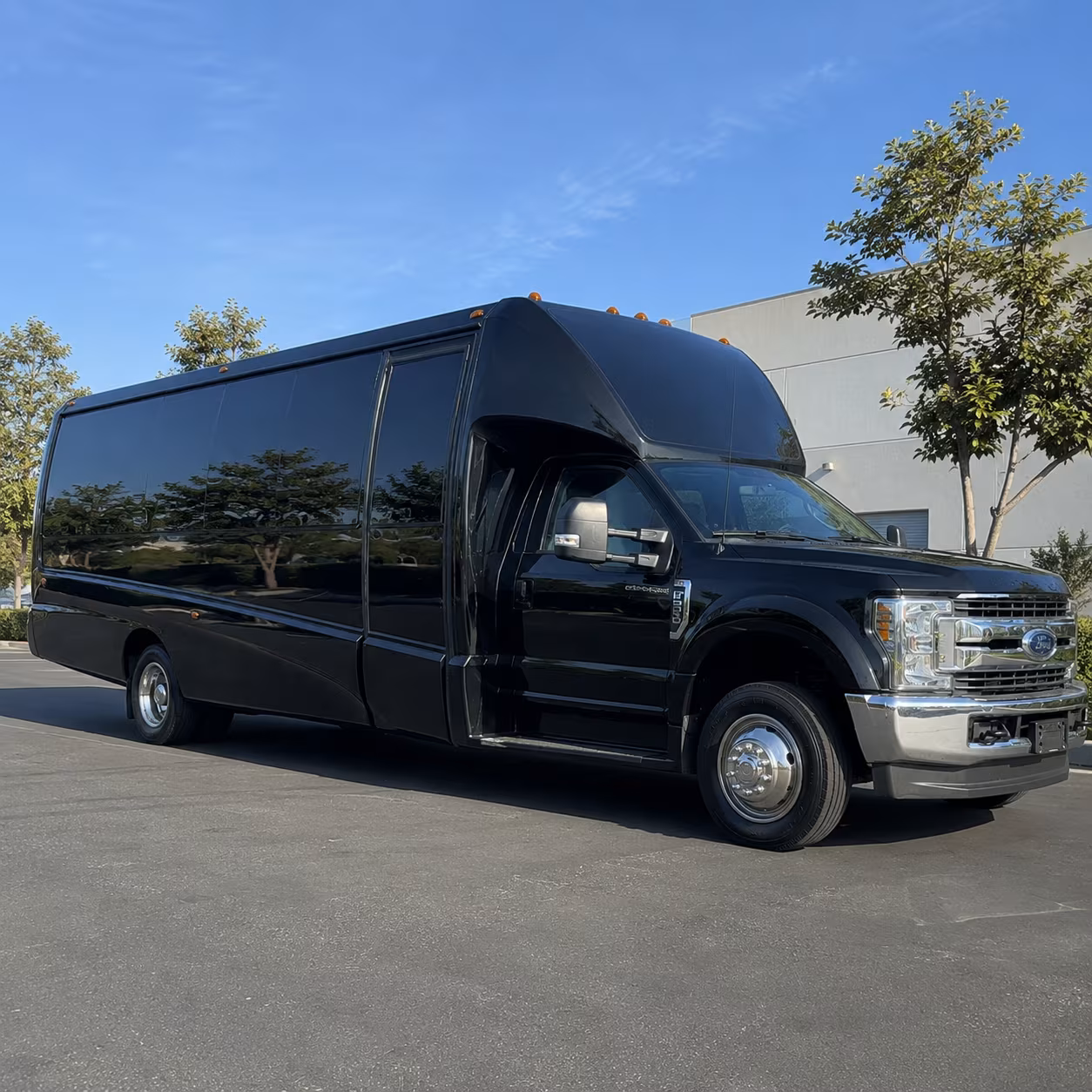 Hollywood Winery Tour & Pub Crawl Transportation pickup coordination