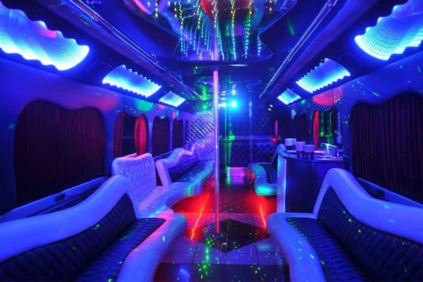 18-passenger-party-bus-rental-hollywood