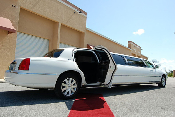 lincoln-stretch-limo-hollywood