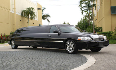 Hollywood 8 Passenger Limo